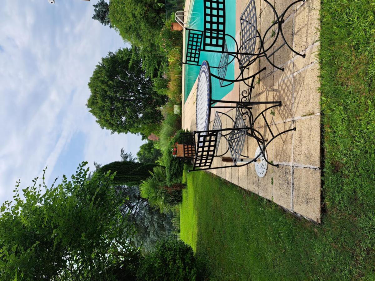 La Morgiane Bed and Breakfast Saint-Germain-les-Vergnes Exterior foto